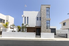 Chris Le Mare Gold Luxury Villa
