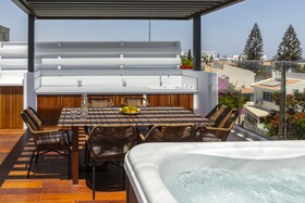 Chris Le Mare Gold Luxury Villa