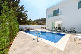 Green Bay Villas