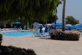 Maistrali Beach Hotel Apartments