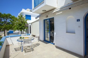 Nicol Villas