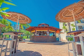 Tsokkos Gardens Hotel & Hotel Apartments