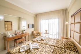 Tsokkos Gardens Hotel & Hotel Apartments