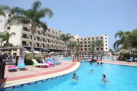 Tsokkos Gardens Hotel & Hotel Apartments