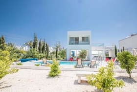 Villa Kia
