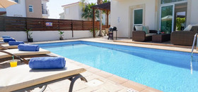 Villa Palm Breeze