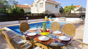 Villa Willow Mandali