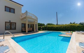 Villa Tsikkos Tria