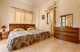 Villa Tsikkos Tria