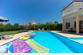 Villa Tsikkos Tria