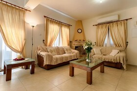 Villa Tsikkos Tria