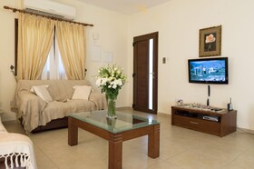 Villa Tsikkos Tria