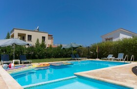 Villa Tsikkos Tria