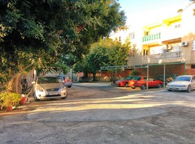 Zoe's Court