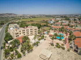 Cali Resort & Spa - Designed for adults by Louis Hotels