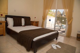 Coral Bay Beach Breeze Villa