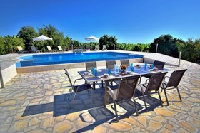 Oniros Villa