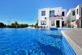 Oniros Villa