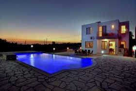 Oniros Villa