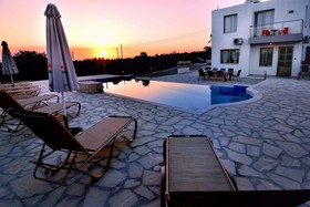 Oniros Villa