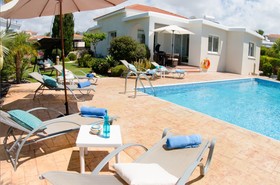 Villa Cassia by Ezoria Villas