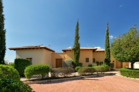 Zephyros Village