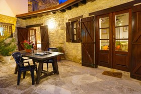 Omodos Village Houses - Pantelis  & Olga &  Marios &  Iacovos