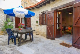Omodos Village Houses - Pantelis  & Olga &  Marios &  Iacovos