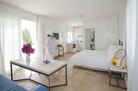 Aliathon Resort