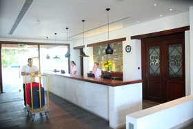 Aliathon Resort