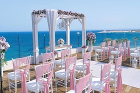 Amavi MadeForTwo Hotels