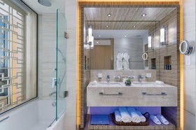 Amavi MadeForTwo Hotels