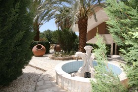 Anna Apartments
