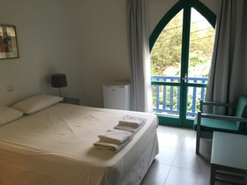 Axiothea Hotel
