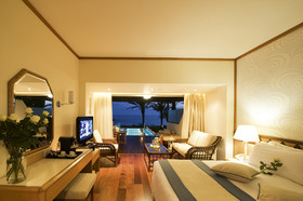 Constantinou Bros Athena Beach Hotel
