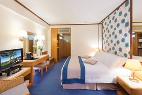 Constantinou Bros Athena Royal Beach Hotel