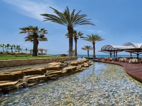 Constantinou Bros Pioneer Beach Hotel