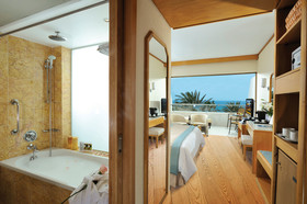 Constantinou Bros Pioneer Beach Hotel
