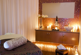 Constantinou Bros Pioneer Beach Hotel
