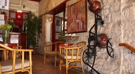 Kiniras Traditional Hotel & Restaurant
