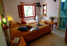 Kiniras Traditional Hotel & Restaurant