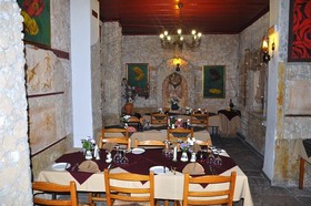Kiniras Traditional Hotel & Restaurant