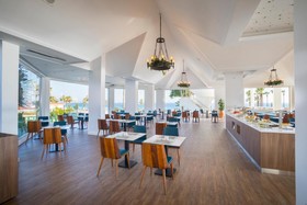 Leonardo Plaza Cypria Maris Beach Hotel & Spa