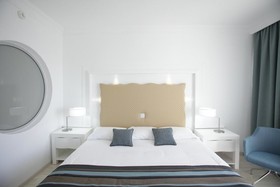 Leonardo Plaza Cypria Maris Beach Hotel & Spa