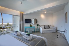 Leonardo Plaza Cypria Maris Beach Hotel & Spa
