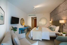 Leonardo Plaza Cypria Maris Beach Hotel & Spa