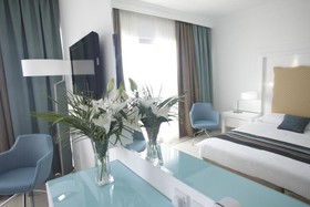 Leonardo Plaza Cypria Maris Beach Hotel & Spa