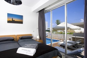 Paradise Cove Luxurious Beach Villas
