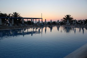 Queen's Bay Hotel