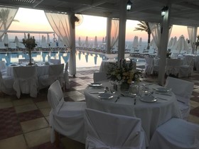 Queen's Bay Hotel